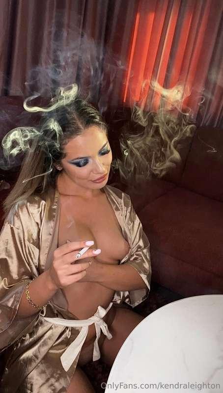 In this pic I look like a smoking angel my gosh
