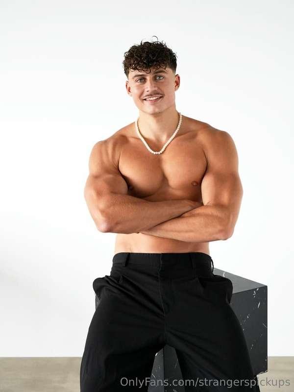 Reality show star @vipandreas shocked media with his kinky s..