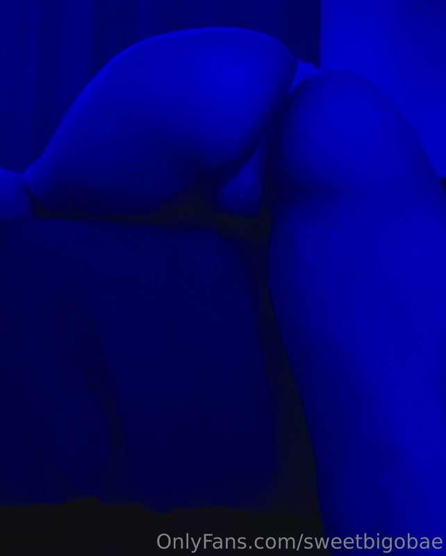 Bend me over 💦💦