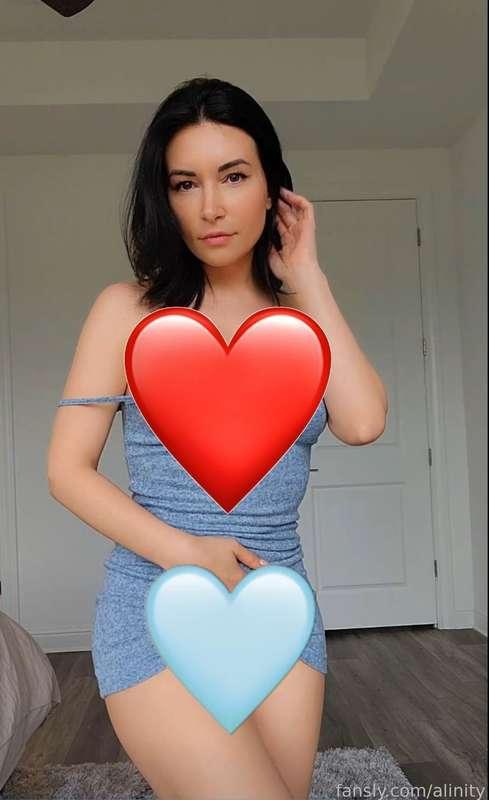I love to dance, and I loveeeeeeeeeeeeeee showing off 💖💖💦💦🔥 Do you wanna watch a vid of me shaking my ass for you, showing my pussy from the front, and getting my titties out?  This one is soooooooooo seductive I felt so sexy 💖💖🔥🔥 Rubbing myself up and down my body 🔥

#fyp