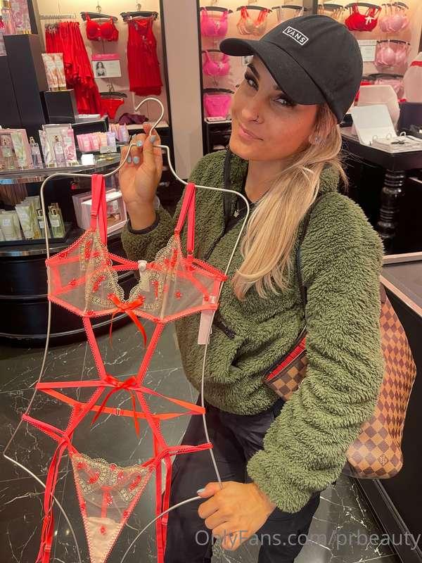 I want it 🥺. Which one of my Daddies will get it for me? 🙏🏼💋..
