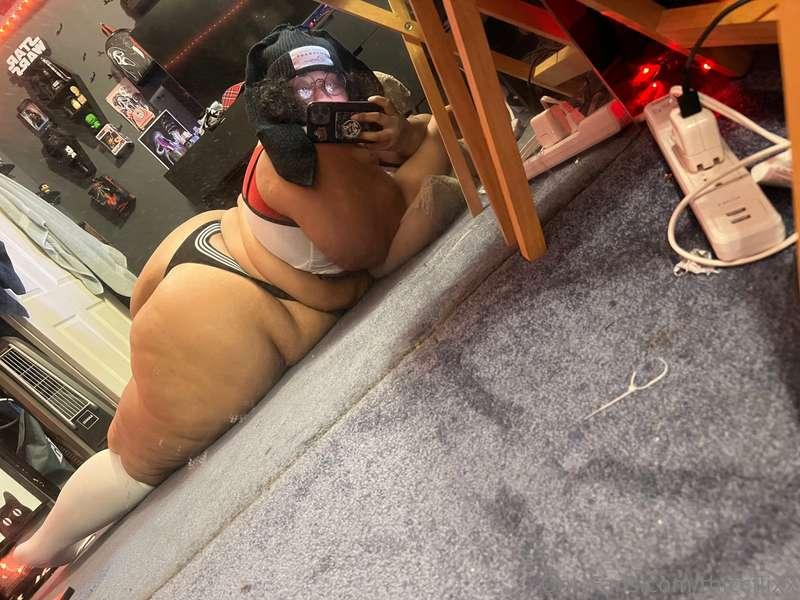 thiccflixx image #0