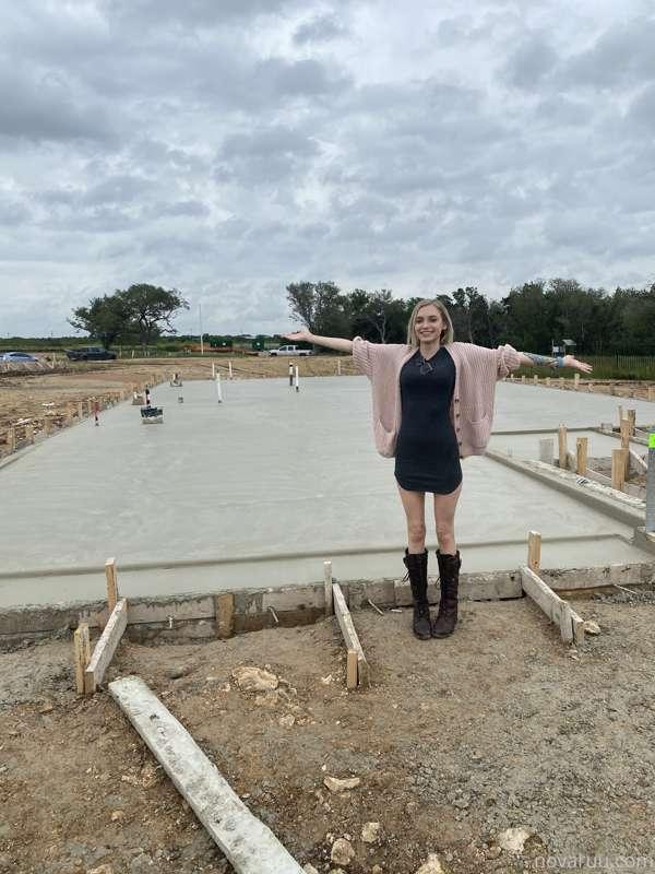 I BOUGHT A HOUSE 🥳🎉 LOOK HOW BIG MY BACKYARD WILL BE YOU CAN..