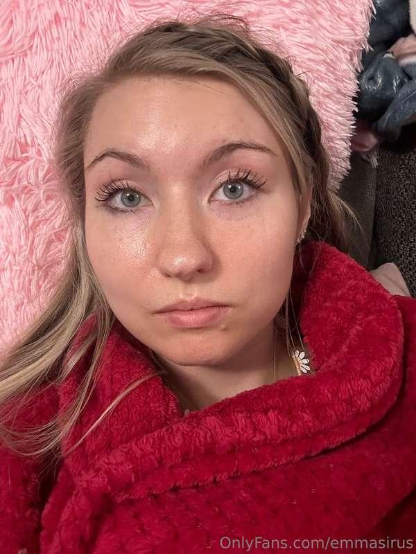 My mouth hurts 😅 wisdom teeth are out and I’m doing okay. Ju..