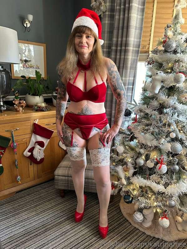 JUST UPLOADED BELOW UNLOCK FOR JUST $3.99⬇️⬇️⬇️
“ Sexy Santa..