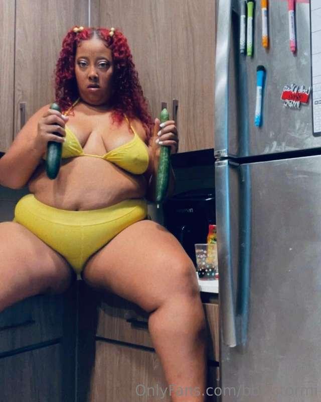 Are you long and skinny or short and thick ? Tip me $5 and s..
