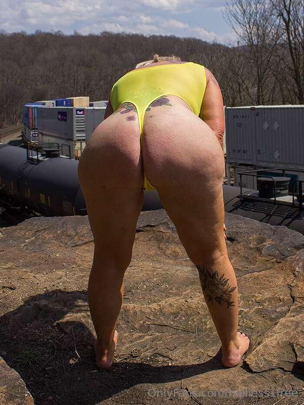 holliess1free image #2