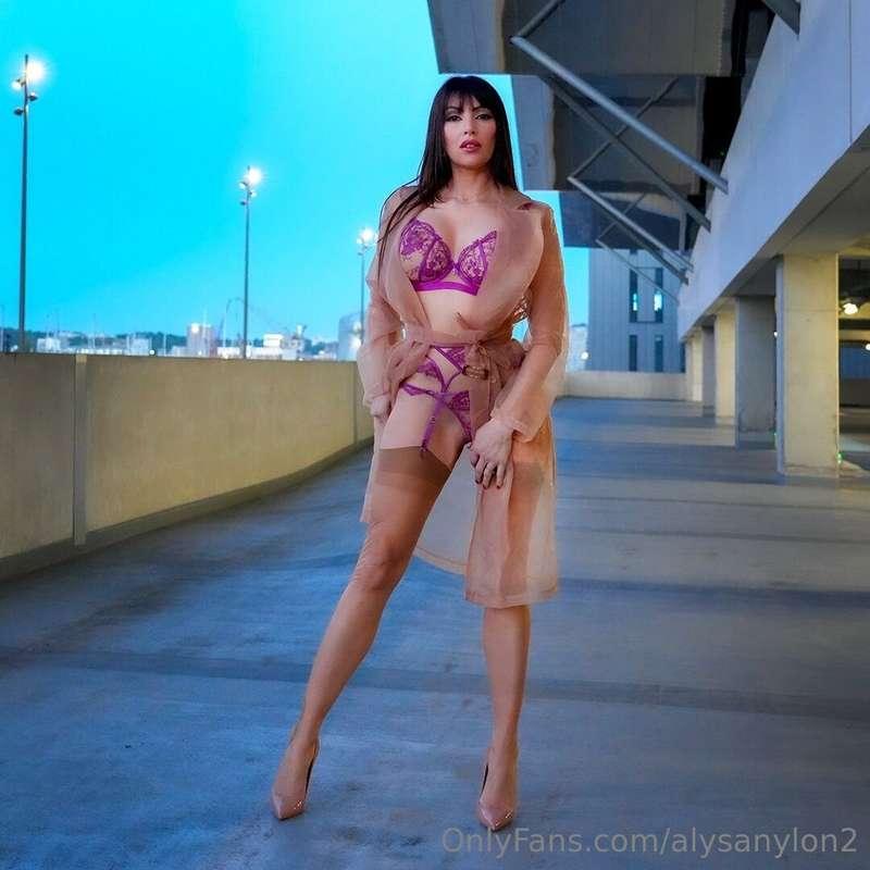 MY NEW VIDEO COMING with this outfit 😘😘😘You like? MA NOUVELL..