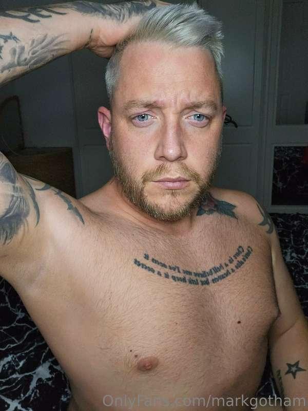 Just a few quick bedroom shots from this evening :)