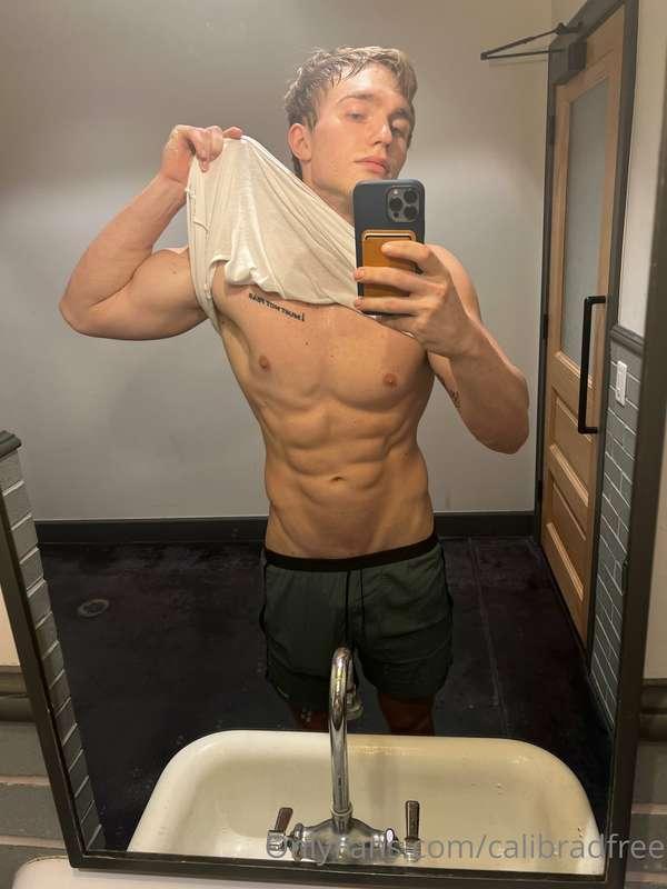 How are my abs? 😈