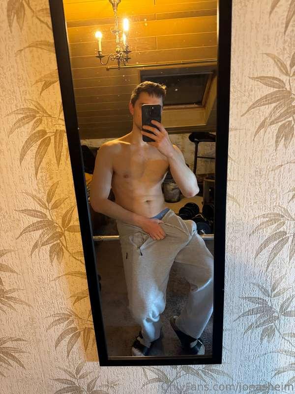 work hard but chill harder 💪 somewhere between a gym session..