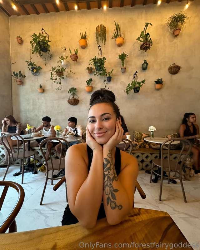 Plants & coffee 😋🫶🏼