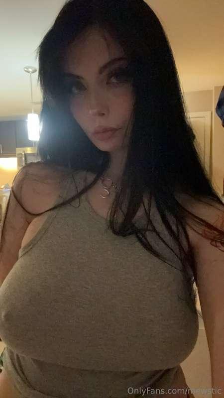 wish you could remove my top for me ;3