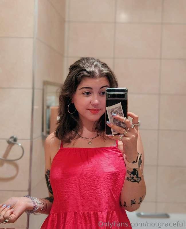 Exclusive BTS pics - me freshening up in someone's bathroom ..