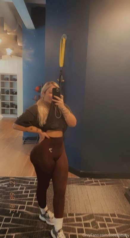 🍑👀