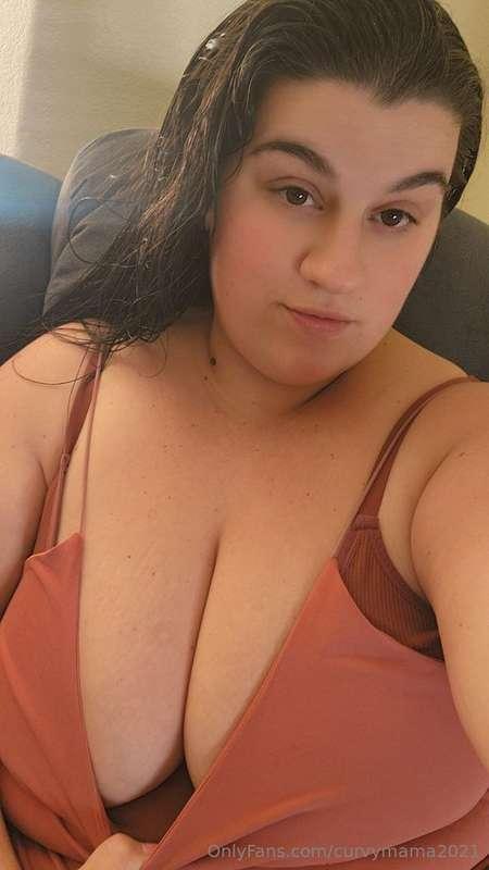 Wanna sneak away for some fun together? 🥵🤫