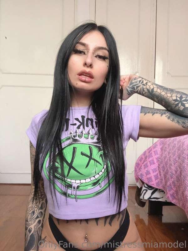 ## Your girl is here, will you show some love to her? 😈  I'l..