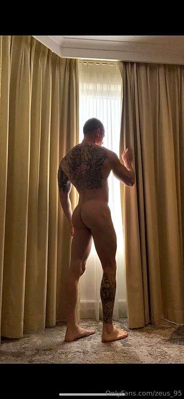 Kiss my 🍑 while I watch the hot neighbour in the pool