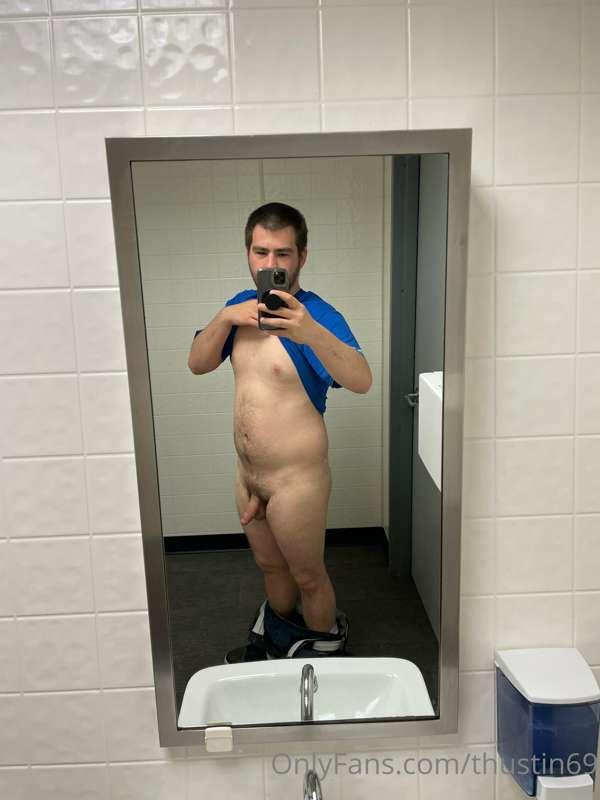 thustin69 image #0