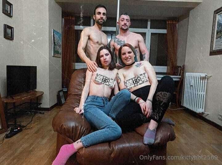 Aún no has visto los vídeos que grabamos esos días? 😈 
Dos t..