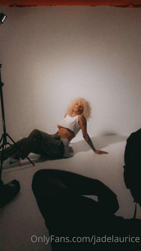 BTS from my shoot being a bad ass bitchhhh