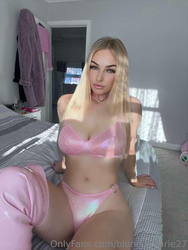 Loads more coming later super hot 🥵  hope you all have a goo..