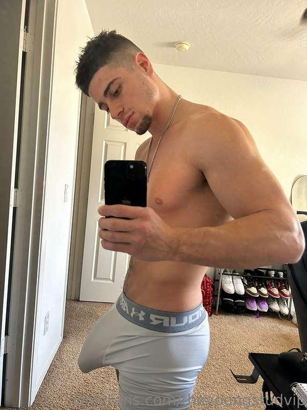 Let’s chat 1 on 1 today😏 Message me💬