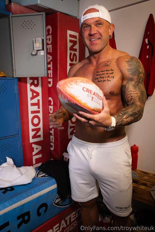 I don't even like Rugby... 😕 