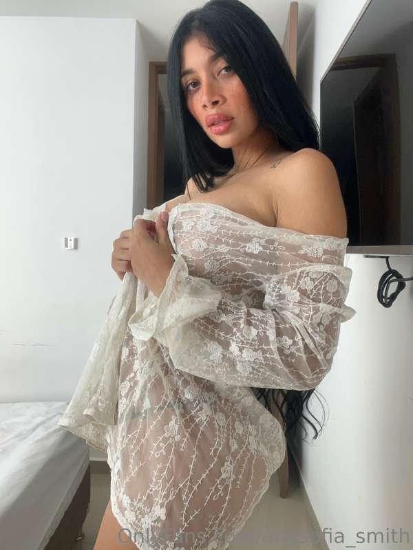 Estoy para cumplir muchos de tus deseos. Estás listo? 😈.
I a..