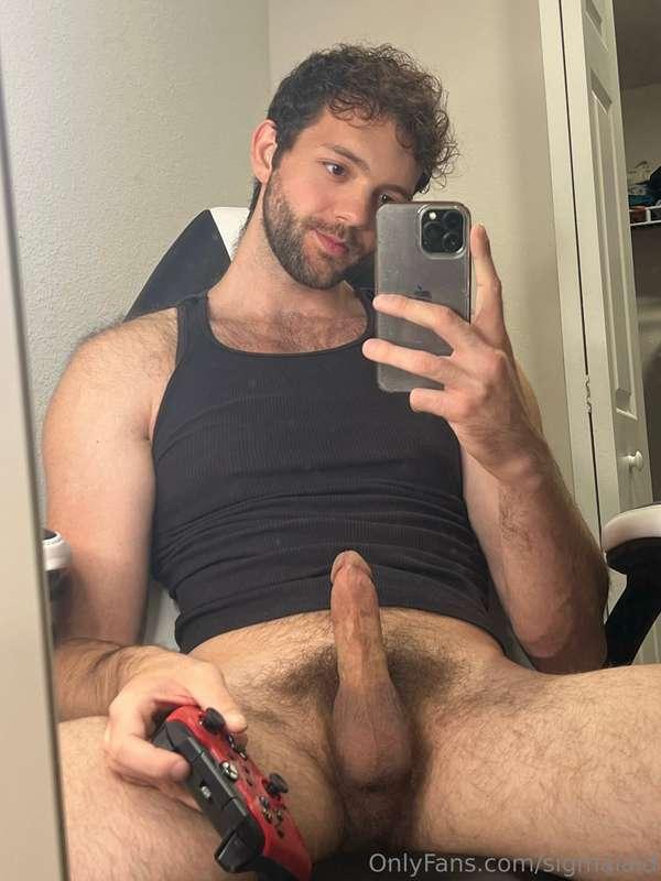 Can you be a good boy and serve me while I play