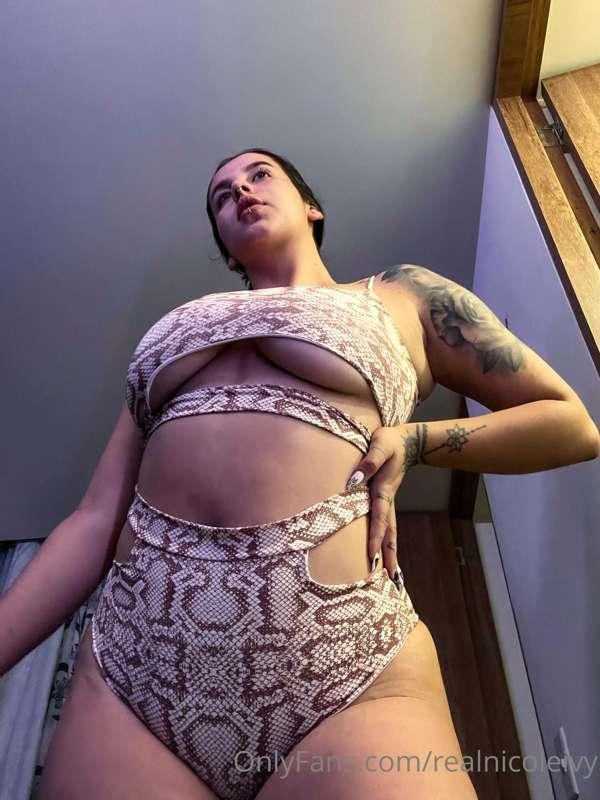 how's my outfit? 🙈