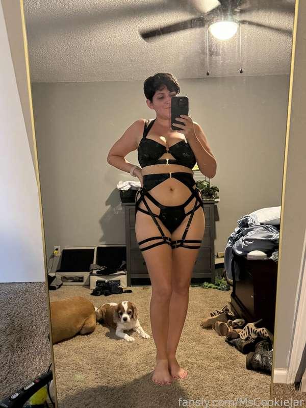 New outfit xxx What do think? 

#mixed #darkhair #doubleds #bignaturals #unicorn #bisexual #latinamom 