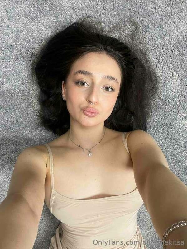 I'm so bored I can't find a place 😅 Floor is the most comfor..