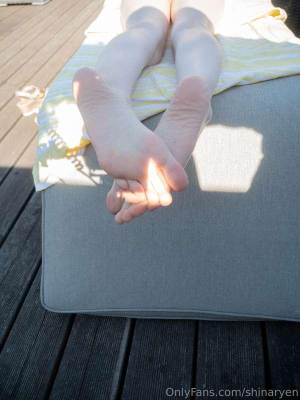 Perfect view for a foot lover like you 💕