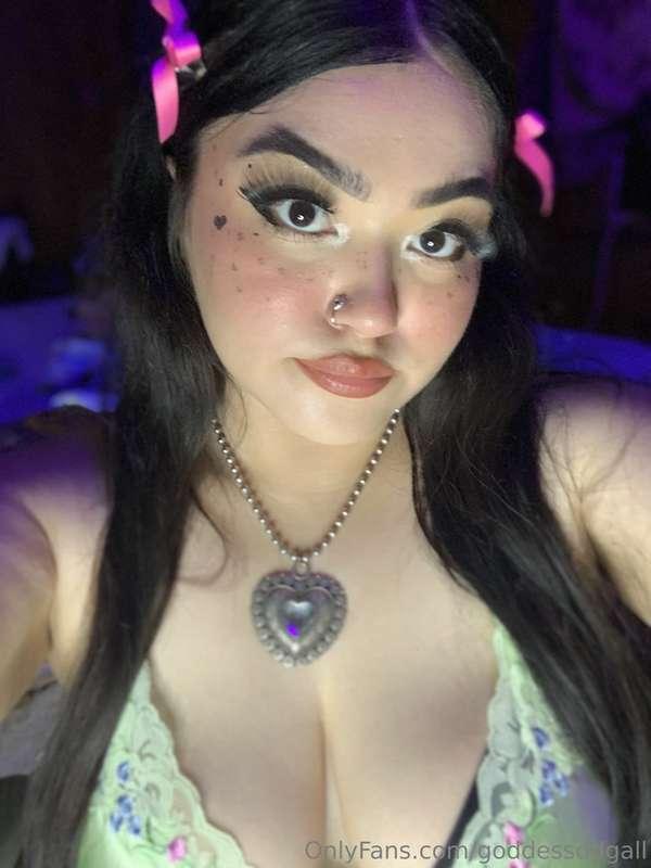 verrrry SADDD haven't got eaten out in forever going crazyyy..