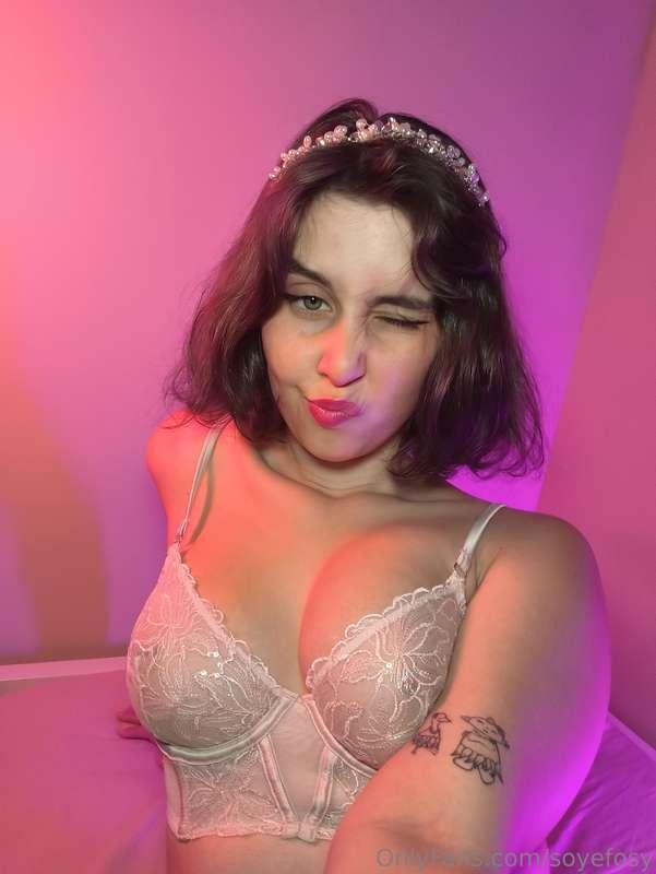 Guapiii!! hoy puedo ser tu princesita, pero no de cuento, si..