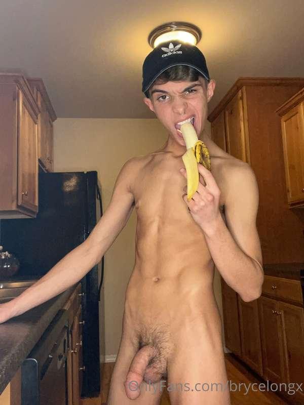 Wanna ripen my banana?😈