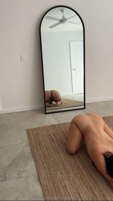 tip $5 for this naked yoga video 🫶🏼