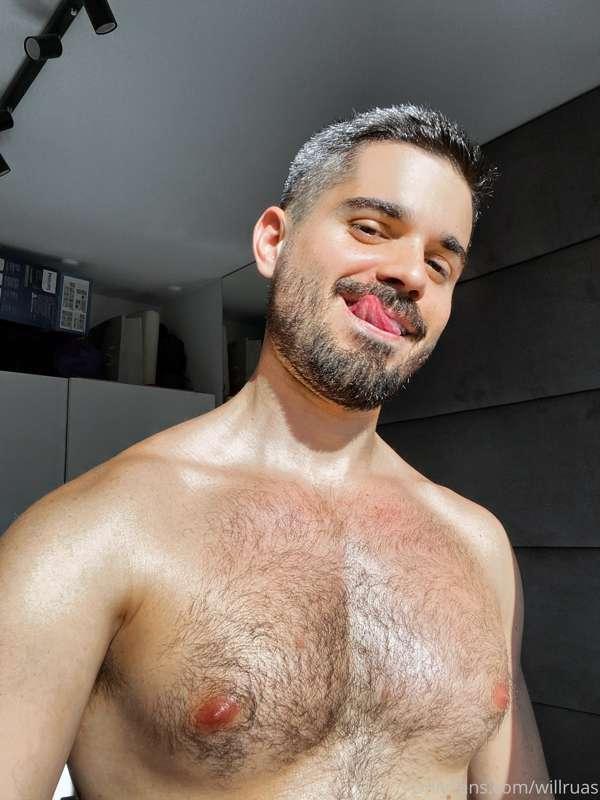 Do you want to kiss my tongue? 😋