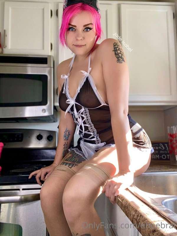 ## would you hire me as your maid? / **unlock for 22 uncenso..