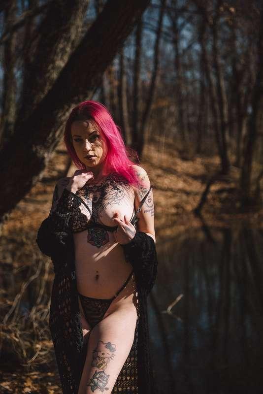 ladylazarus image #3