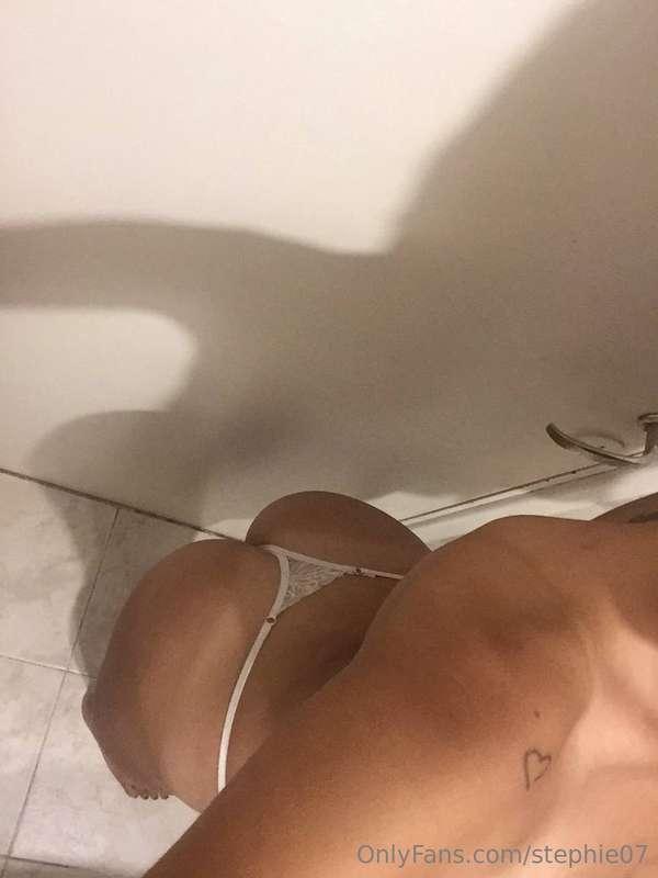 who's taking a shower with mee?✨💦