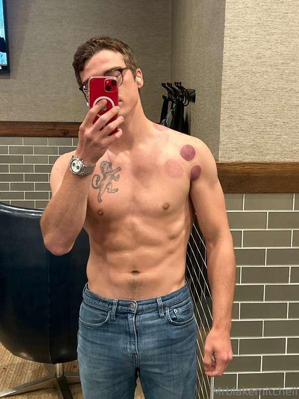 My body is a wonderland, care to explore? 😏
