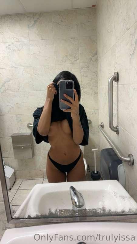 Check dms I sent hot sexy sloppy vids out <3