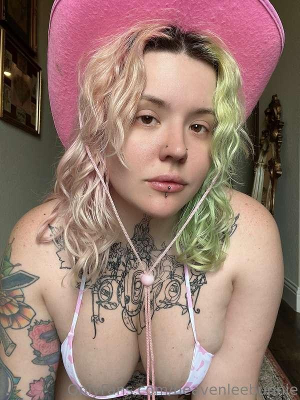 I honestly gotta film a video reverse cow girl wearing this ..