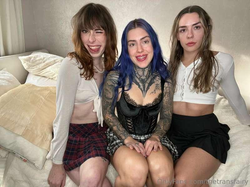 Swipe for a suprise!! Three tight sluts is better than 1 am ..