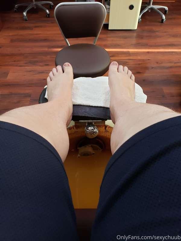 Fresh Pedicure! Look at those cute chubby toes :)

Message m..