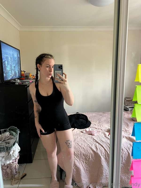 do you prefer it from the front or the back ? 😇