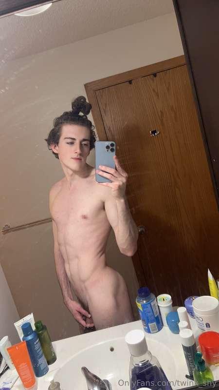 twink_shy image #3