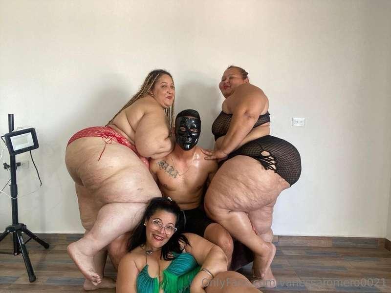 I am preparing spectacular content with Rocio Madrid, Jade V..